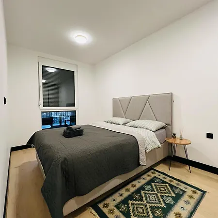 Apartman1105 Free Garage * סראייבו